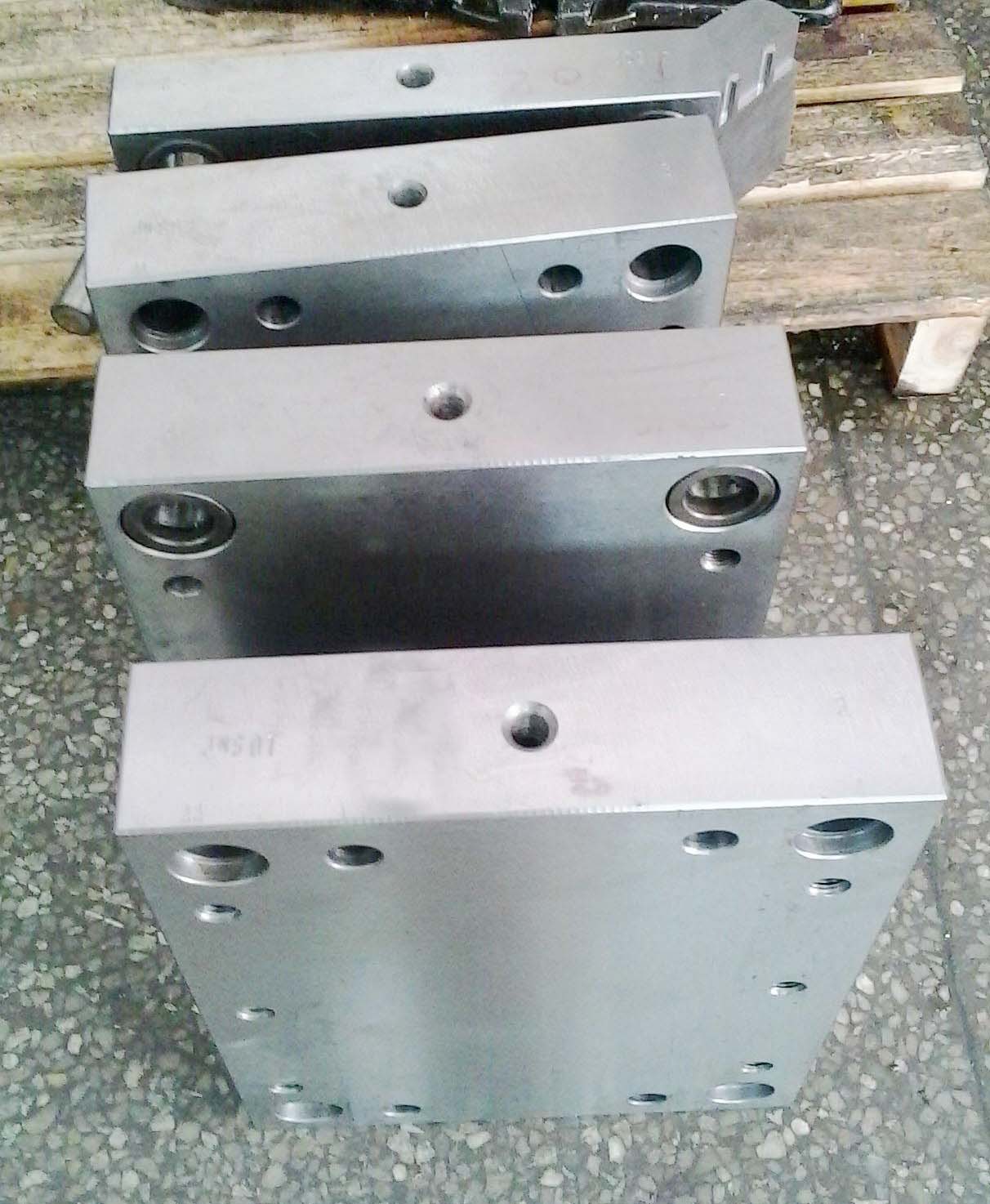 精密模具加工 塑胶注塑模 塑胶吹塑模 模具制造生产